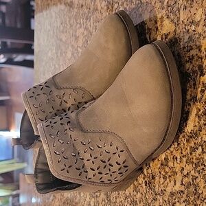 Girls dress boots by oshkosh